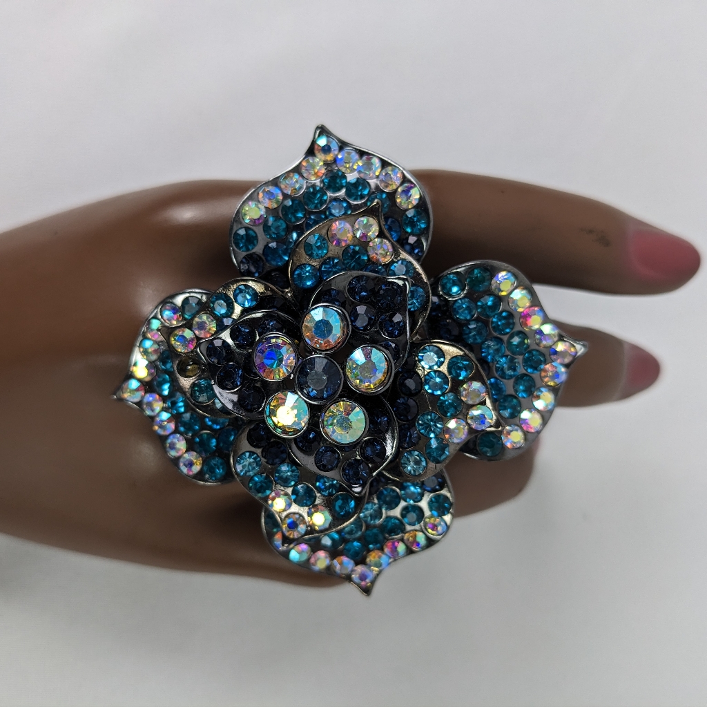Flower With Rhinestone Ring